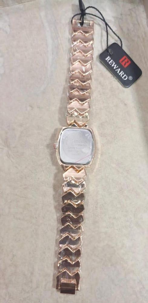 Women Rose Gold Diamond Watch — Stylish Fashion 1